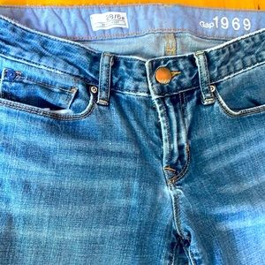 Gap “sexy boot” jeans size 6P